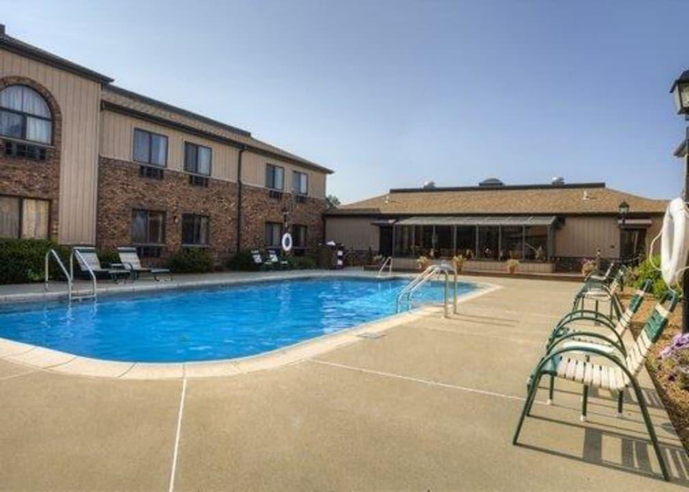 Quality Inn & Suites Marion photo 27