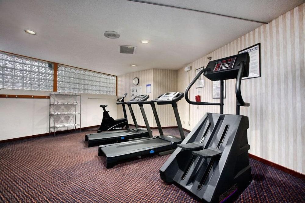 Salina Ambassador Hotel and Conference Center photo 15