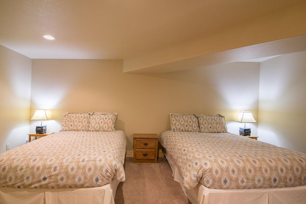 Pineview Lodge photo 21