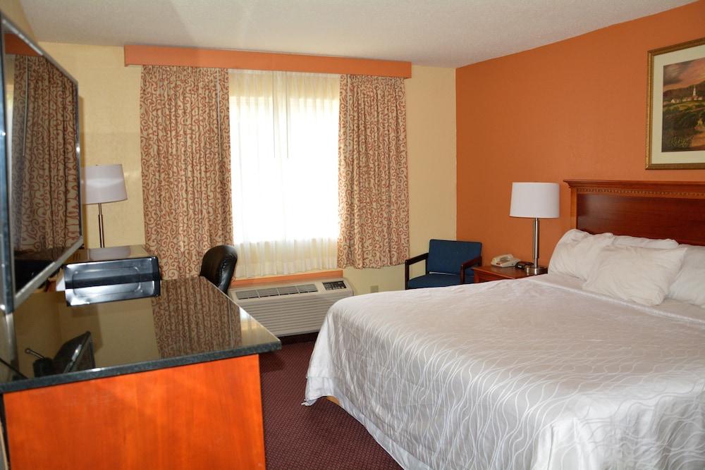 Columbus Grand Hotel & Banquet Center photo 7