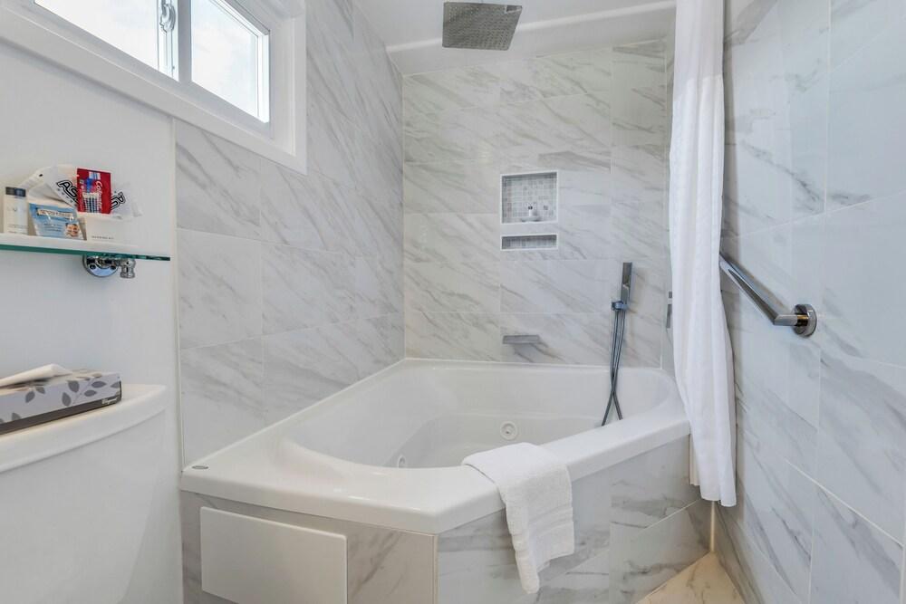 Ocean Resort Inn photo 22