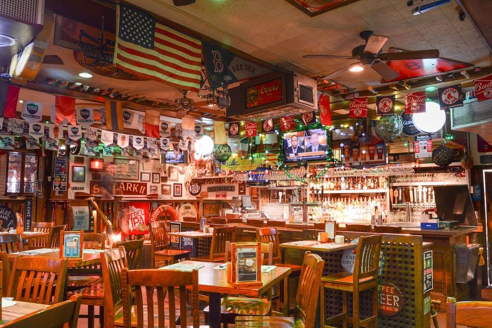 Lamie's Inn and The Old Salt Restaurant photo 41