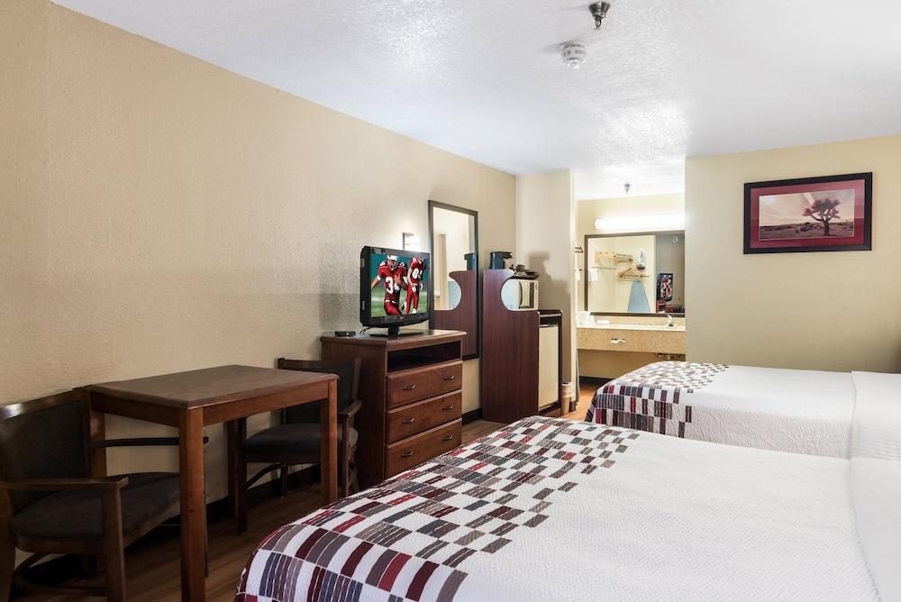 Red Roof Inn Conroe North - Willis photo 6