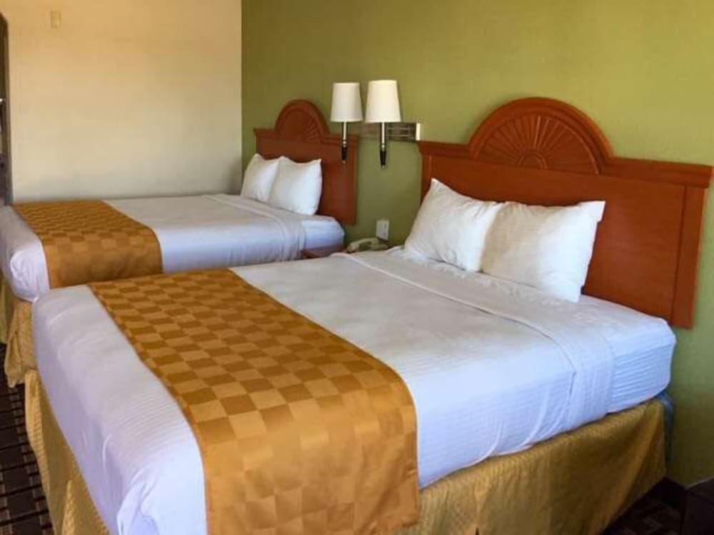 Motel 6 Tyler, TX photo 20