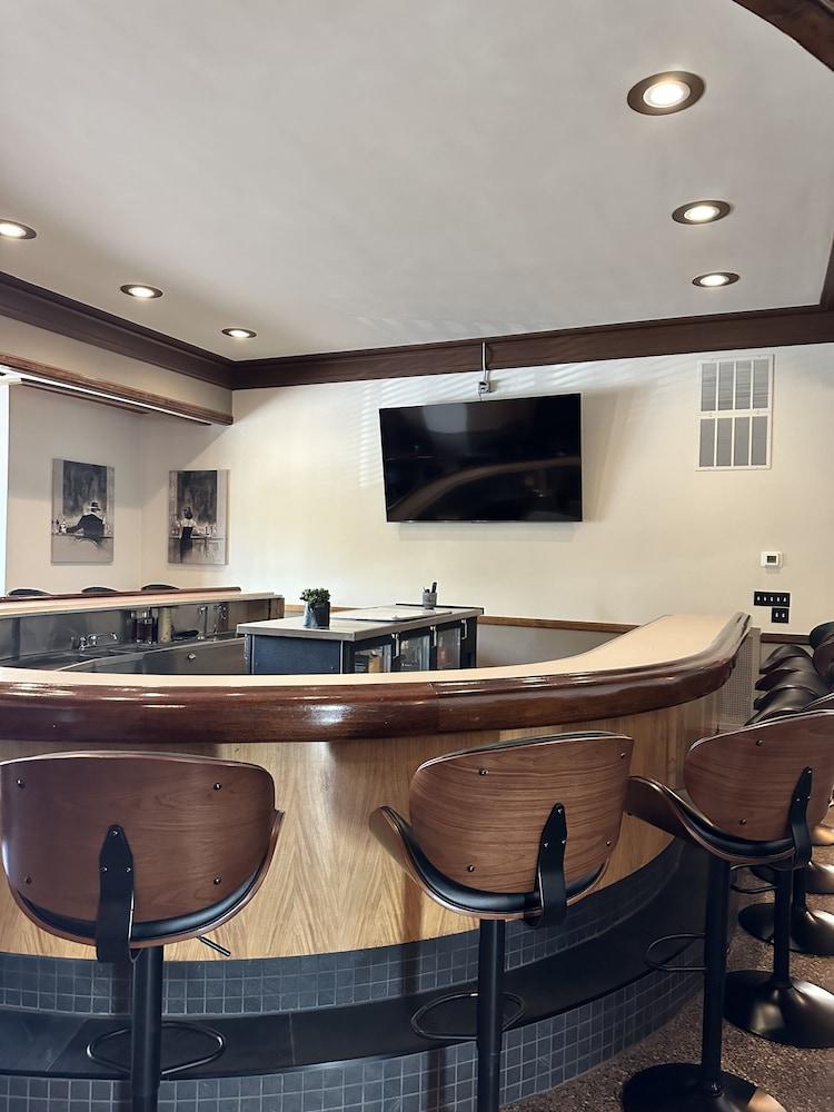 The Lodge Luxury Suites photo 49