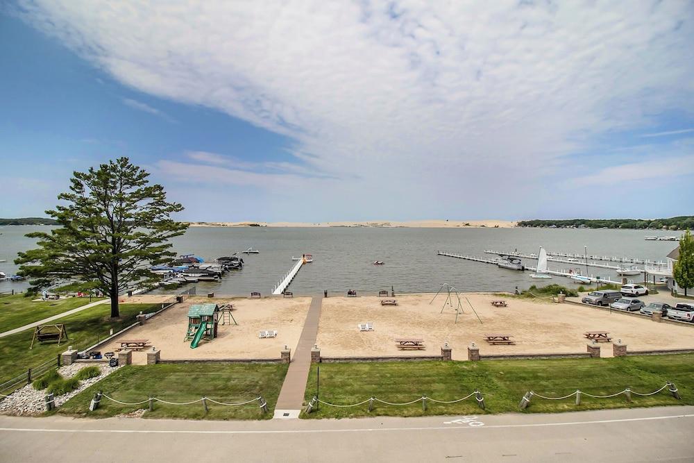 Dunes Waterfront Resort photo 63