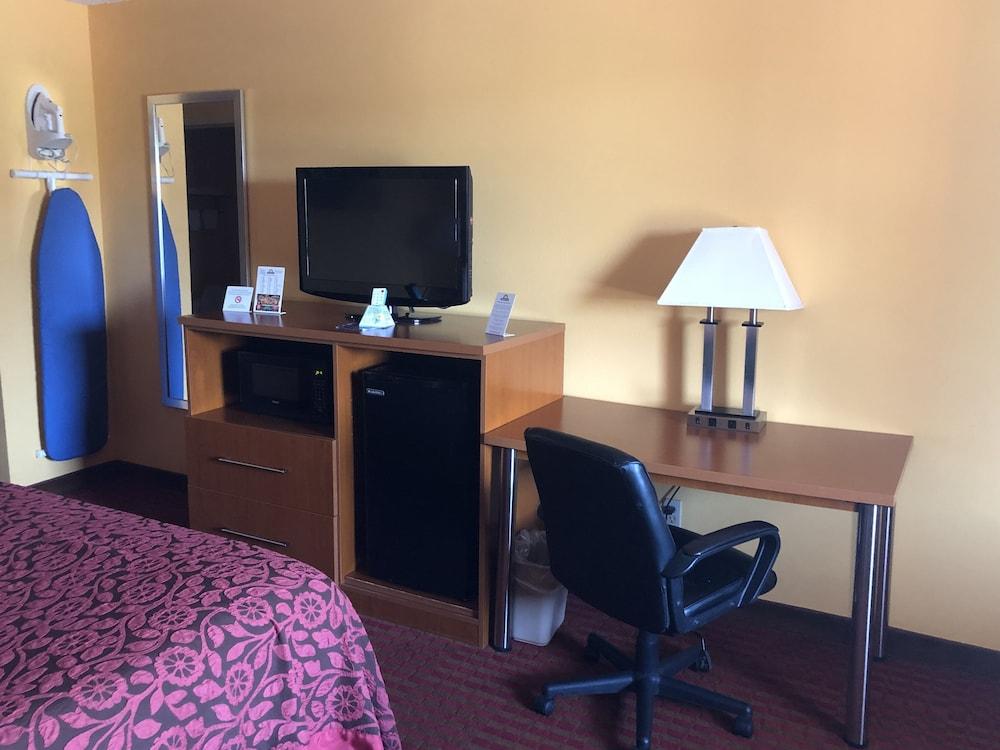 Days Inn by Wyndham Franklin photo 16