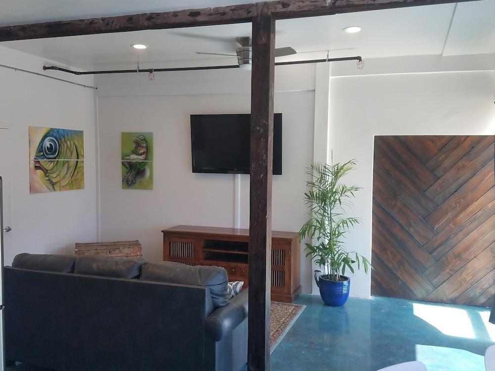 House of Trestles - Hostel photo 57
