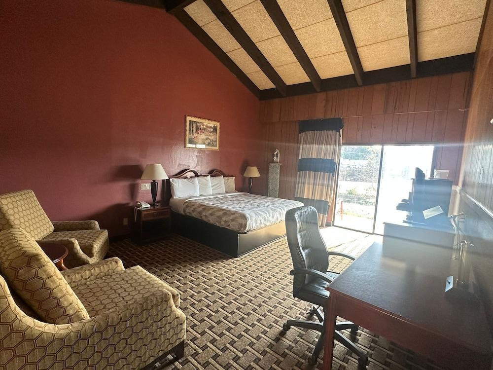 Americas Best Value Inn Franklin photo 4