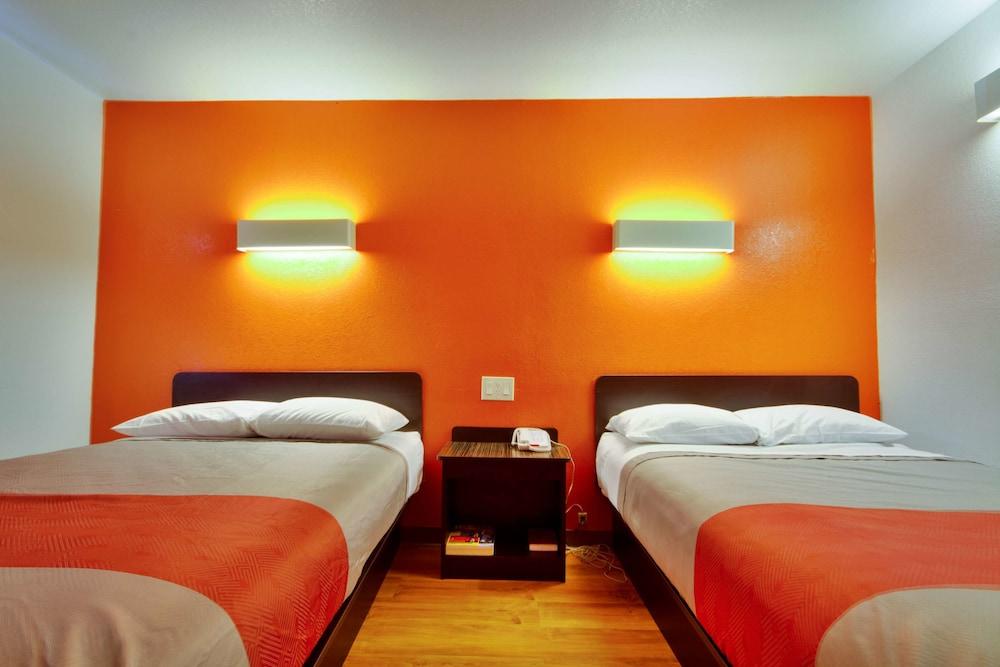 Motel 6 Dallas, TX - Fair Park photo 5