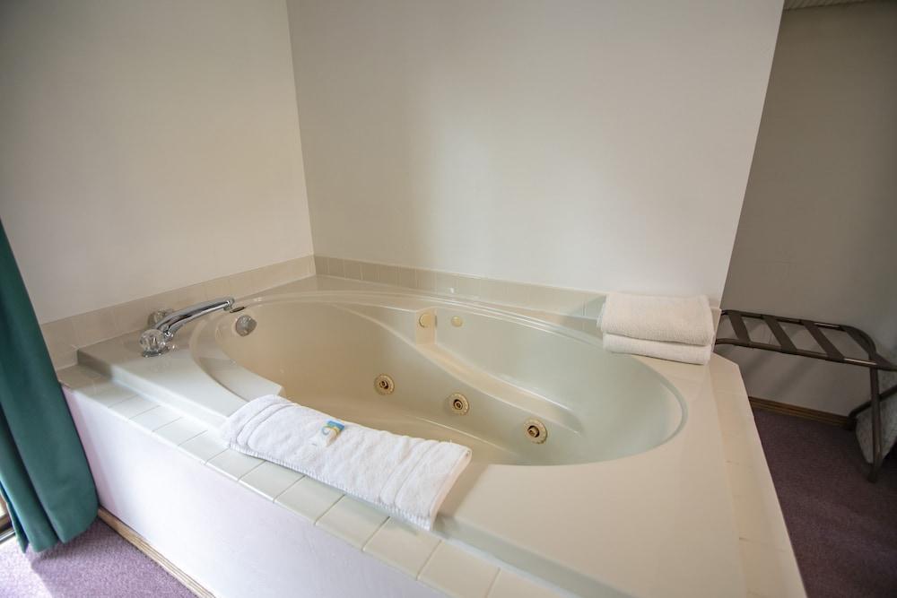 Ridges Inn & Suites photo 3