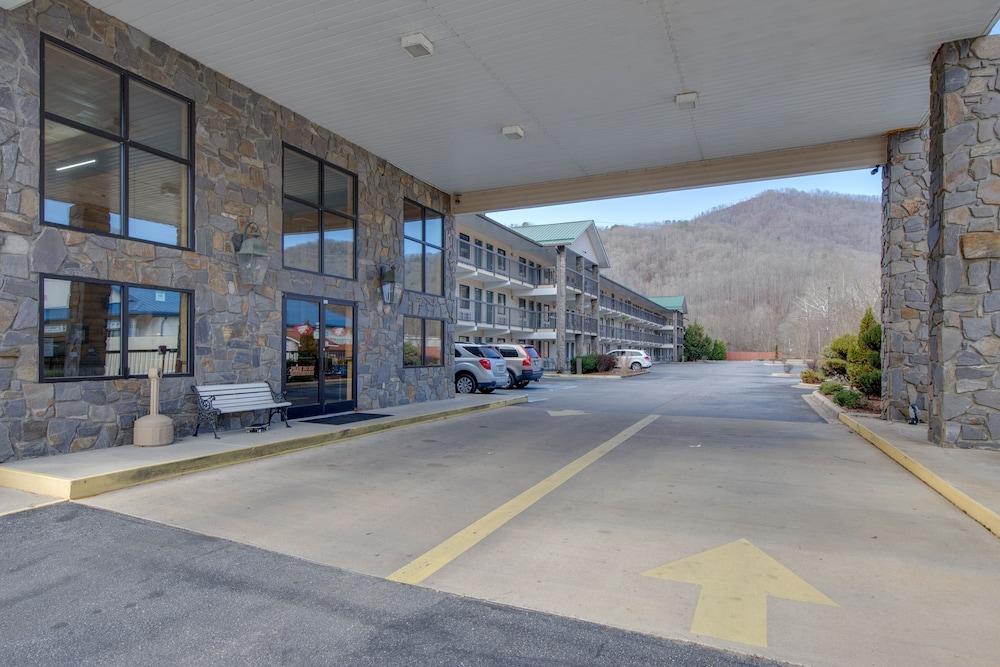 Cherokee Lodge photo 29