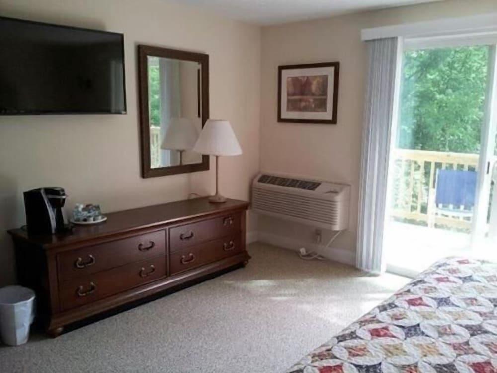 Lake Winnipesaukee Motel photo 10