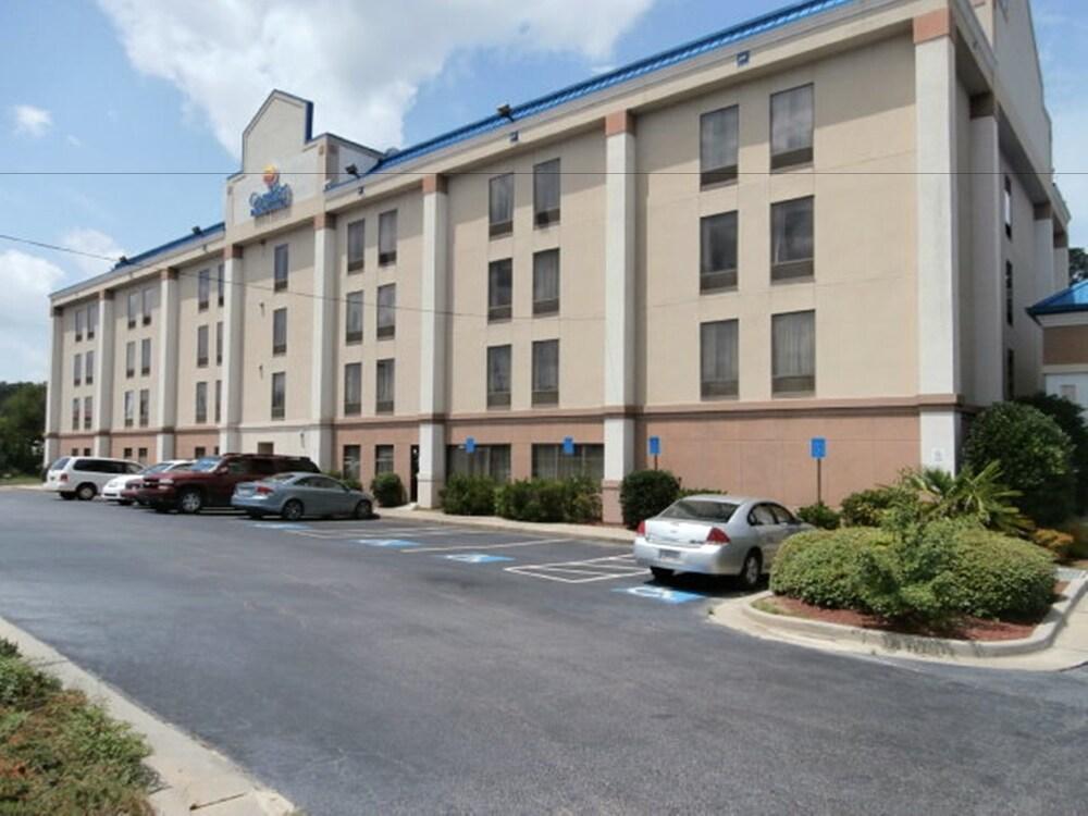 Comfort Inn & Suites Thomson photo 28