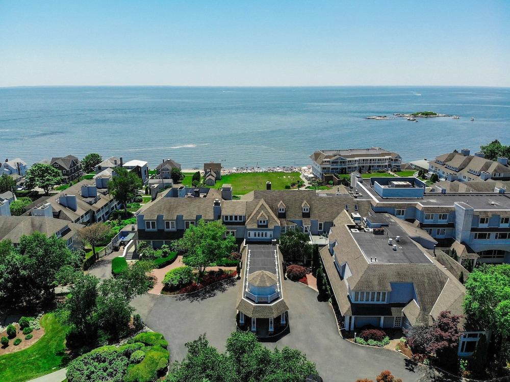 Water's Edge Resort & Spa photo 36