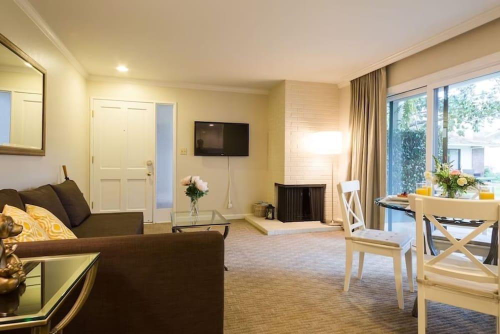 The Napa Residences photo 67