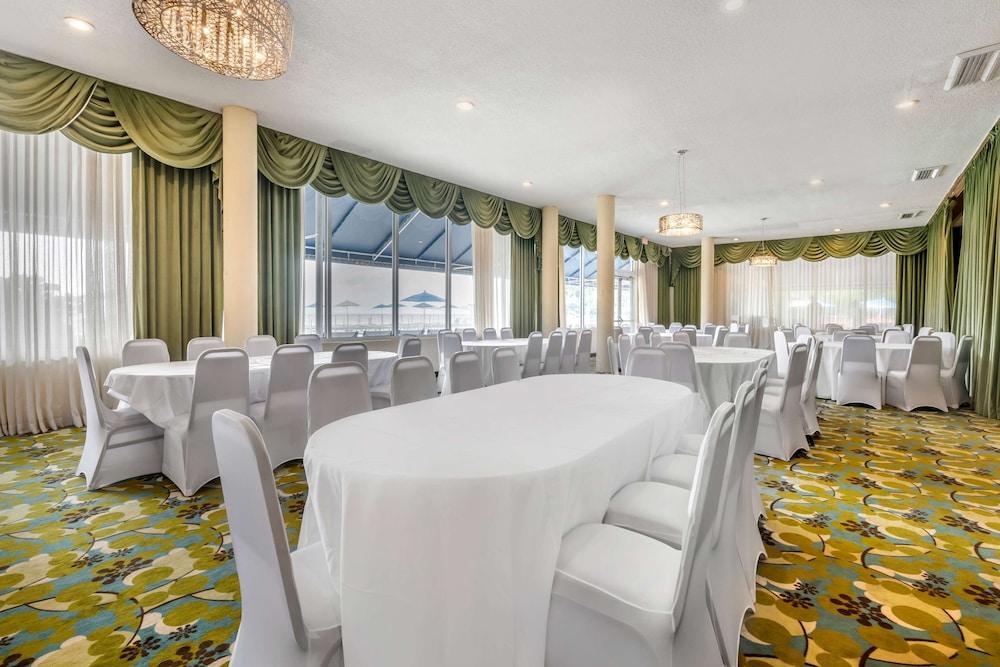 Ramada Plaza by Wyndham Marco Polo Beach Resort photo 65