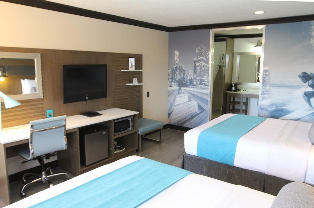 OC Hotel Costa Mesa photo 3