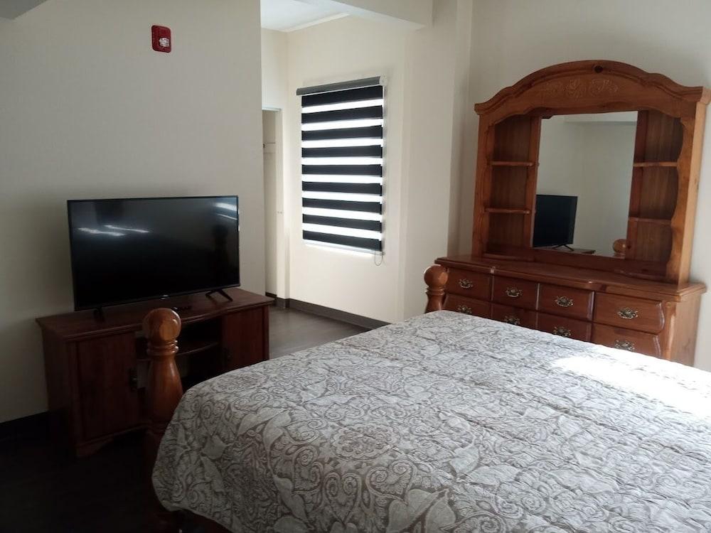 Rochester Hotel photo 12