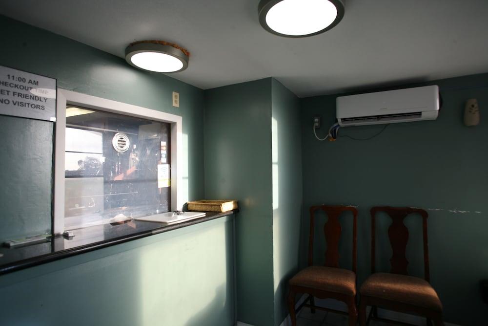 Royal Inn photo 16