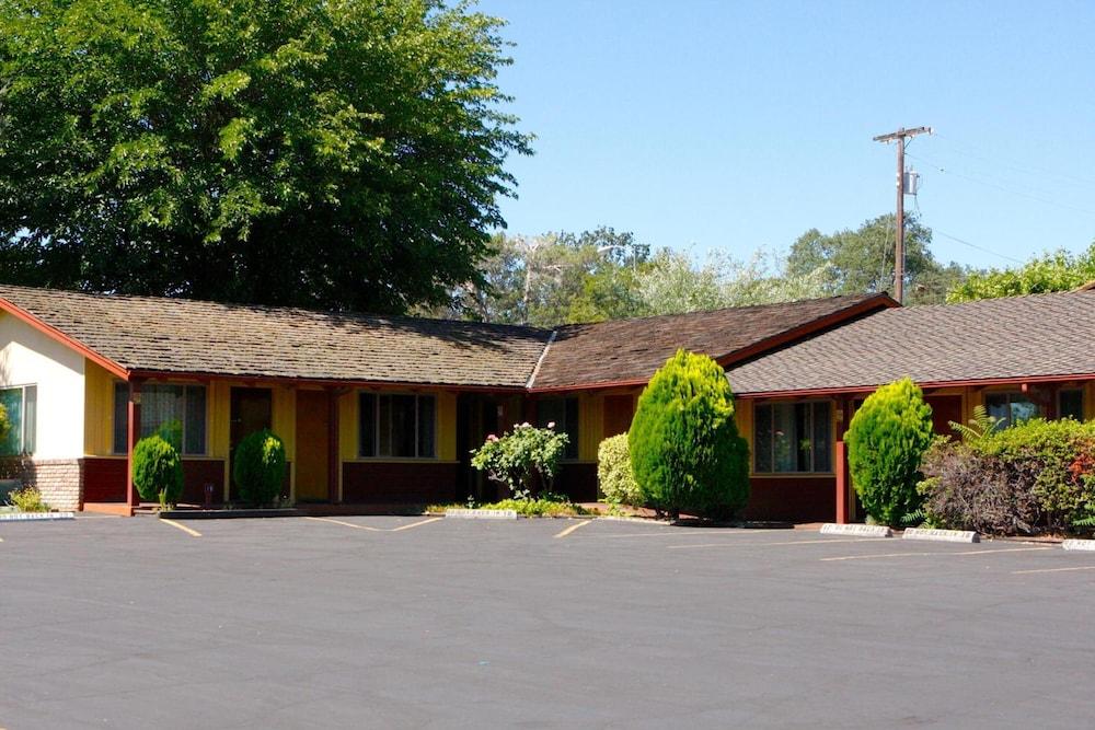 Melody Ranch Motel photo 48