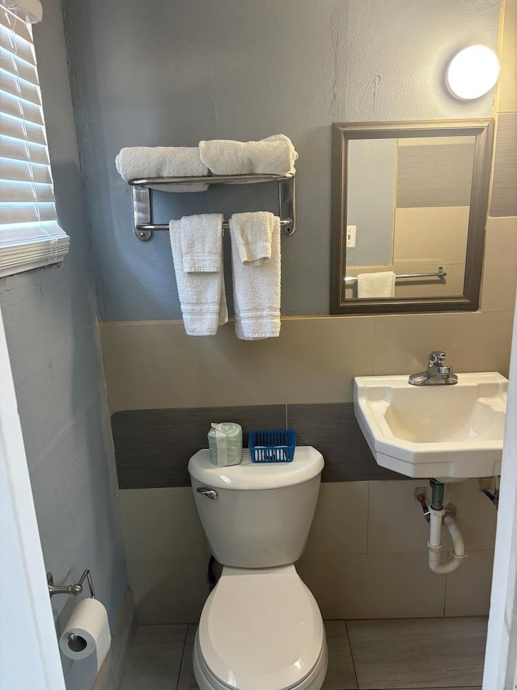 Budget Inn photo 17