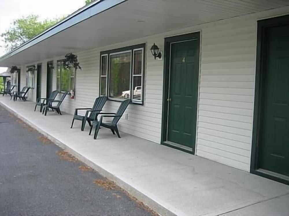 Spring Motor Inn photo 1