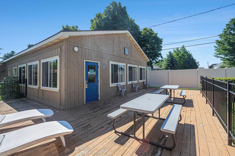 Ludington Pier House photo 18