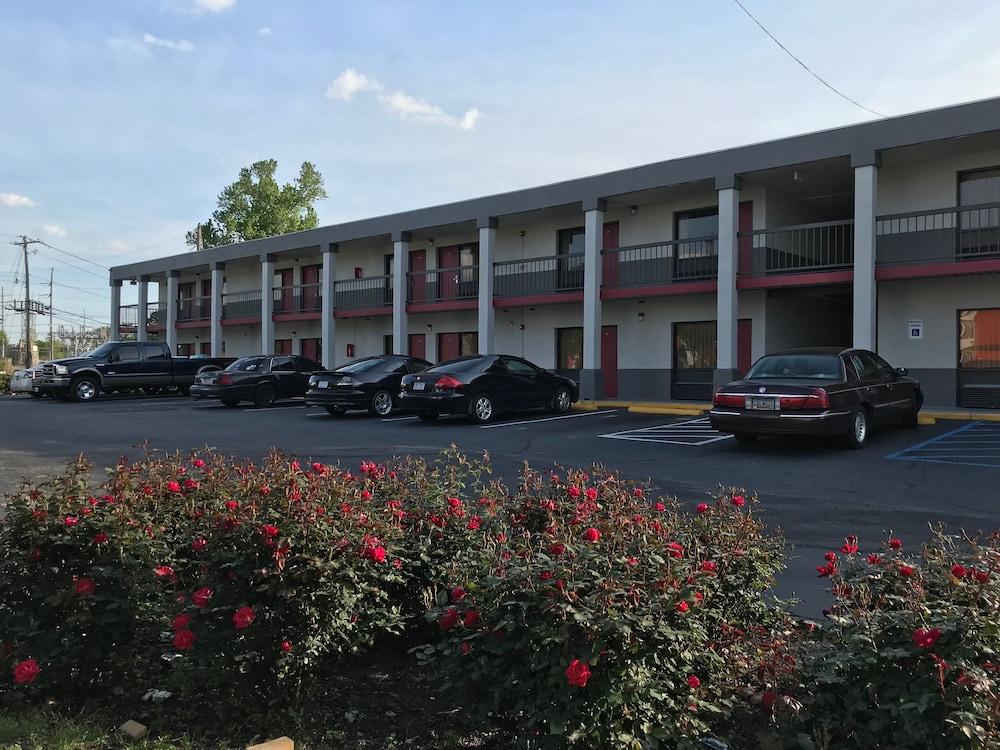 Americas Best Value Inn Ft. Jackson photo 14