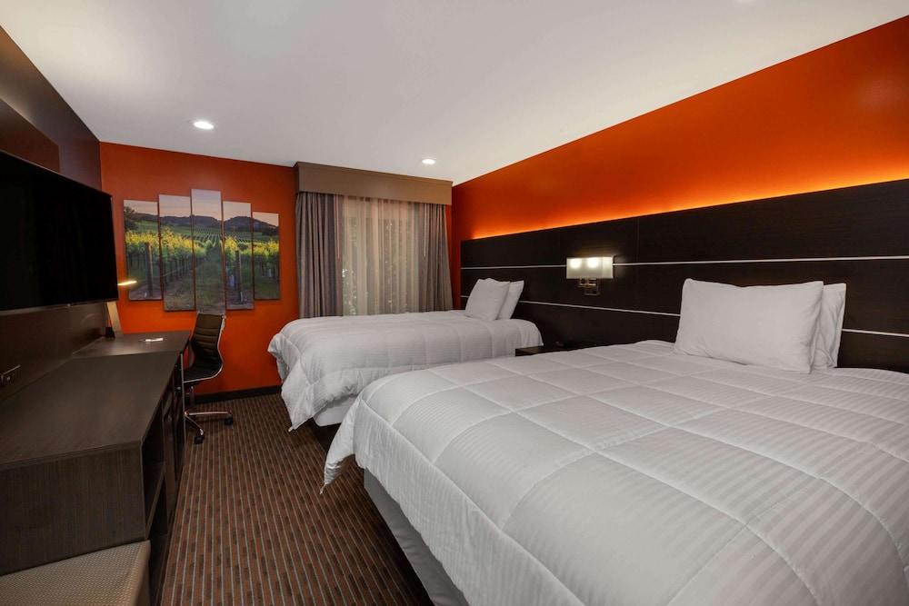 Hotel Vinea, a Travelodge by Wyndham photo 12