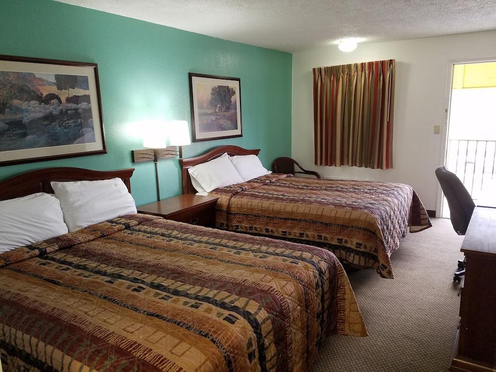 Indysouth western inn photo 8