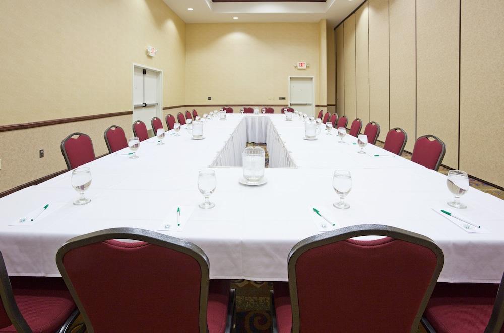 Holiday Inn & Conference Center Marshfield by IHG photo 29