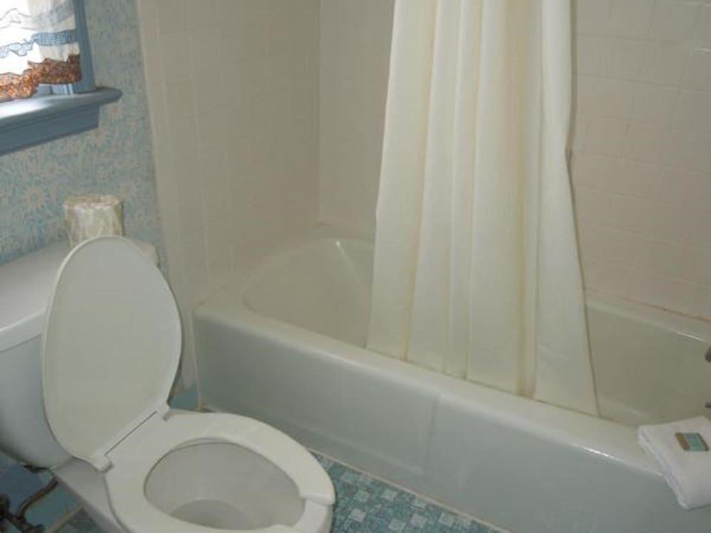 Capt. John Smith Inn photo 20