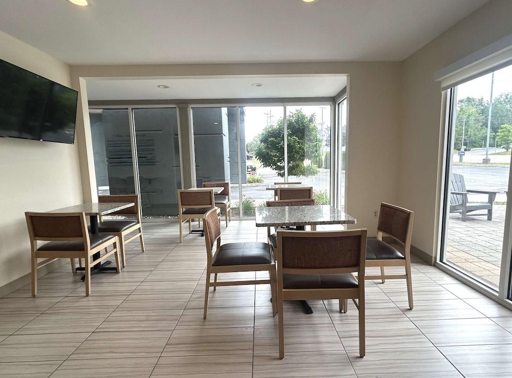 Best Western Erie Inn & Suites photo 17