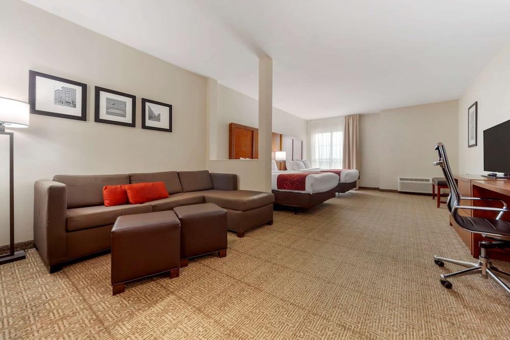 Comfort Suites La Vista - Omaha photo 9
