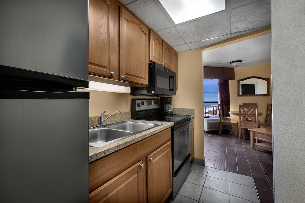 Monterey Bay Suites photo 7