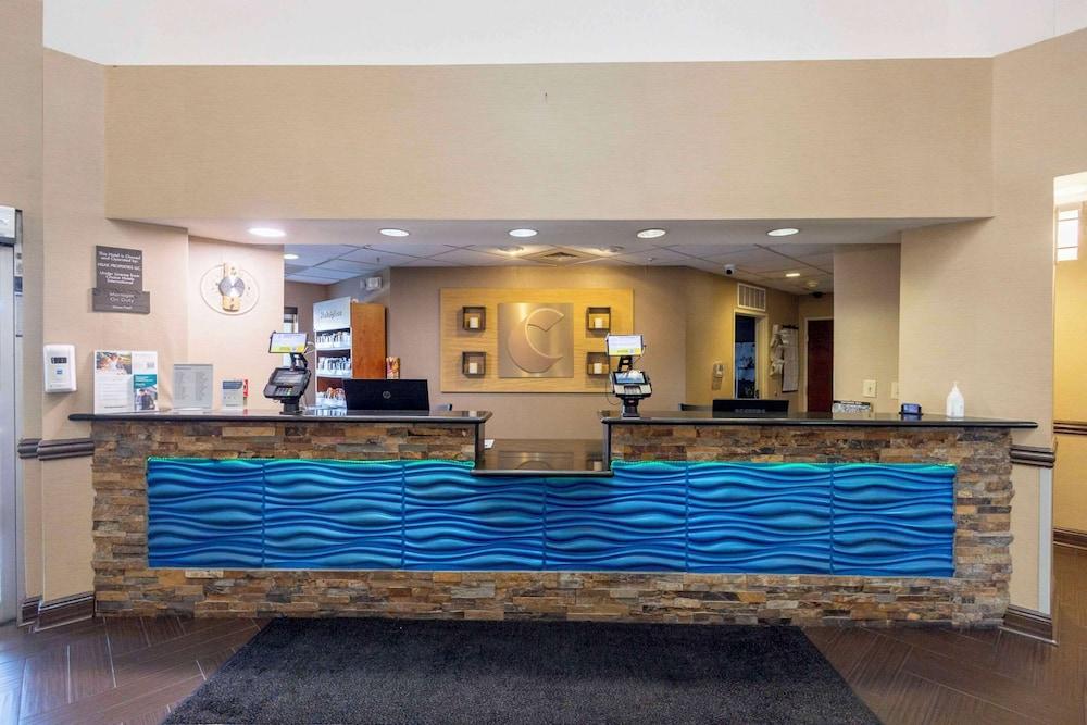 Comfort Suites Springfield I-70 photo 6