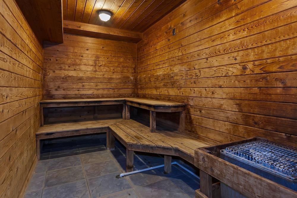 Holiday Inn Express & Suites Petoskey by IHG photo 21