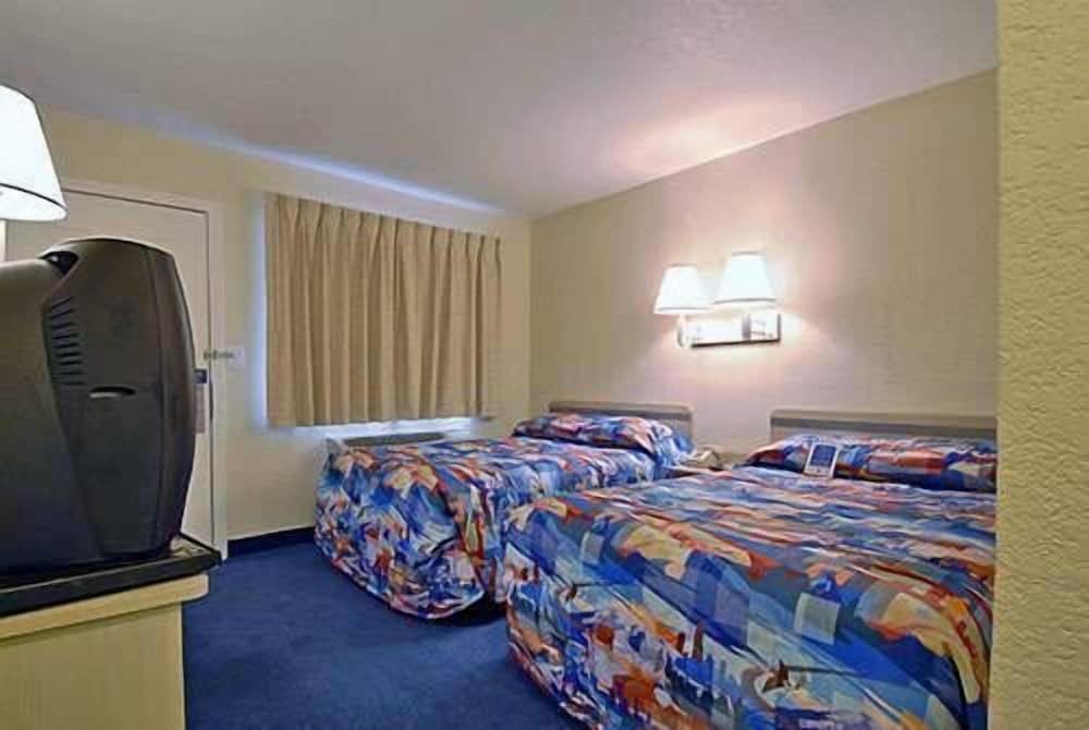 Motel 6 Portland, OR - Downtown photo 14