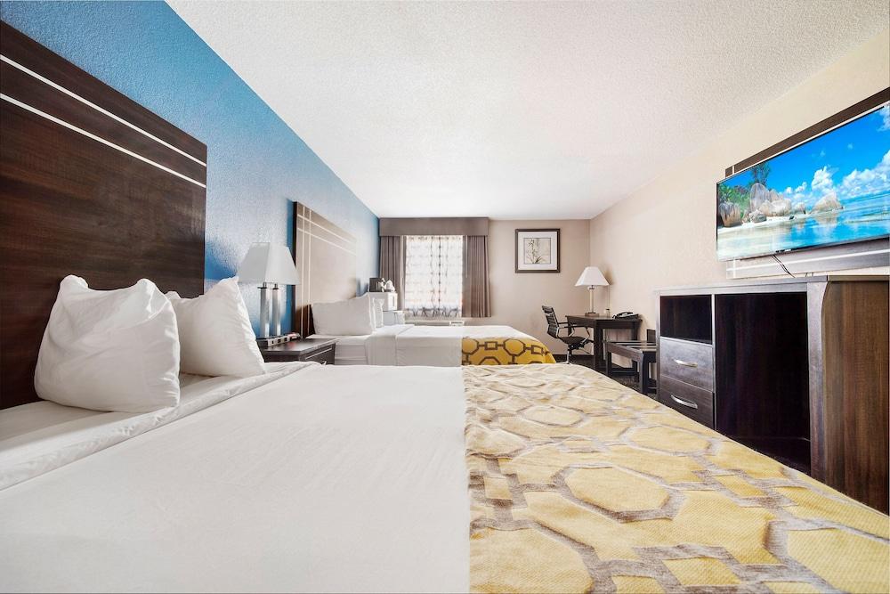 Baymont by Wyndham Muncie Near Ball State University photo 64