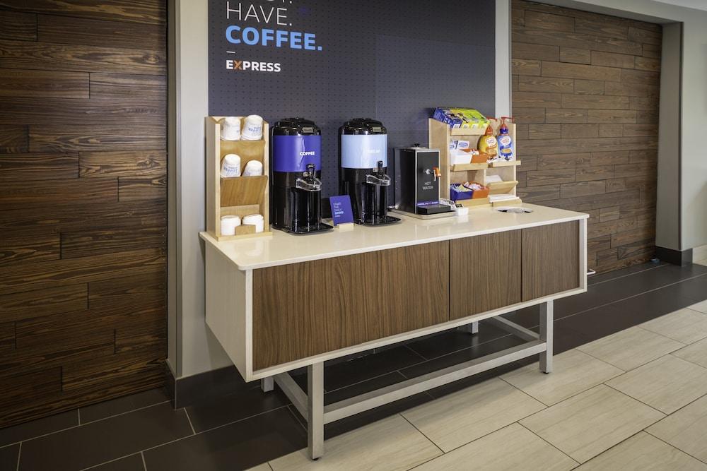 Holiday Inn Express Brevard City Center by IHG photo 7