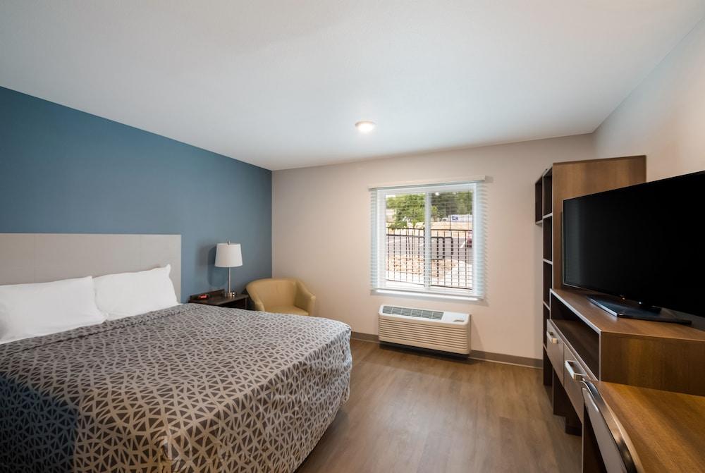 Woodspring Suites Austin Central photo 9