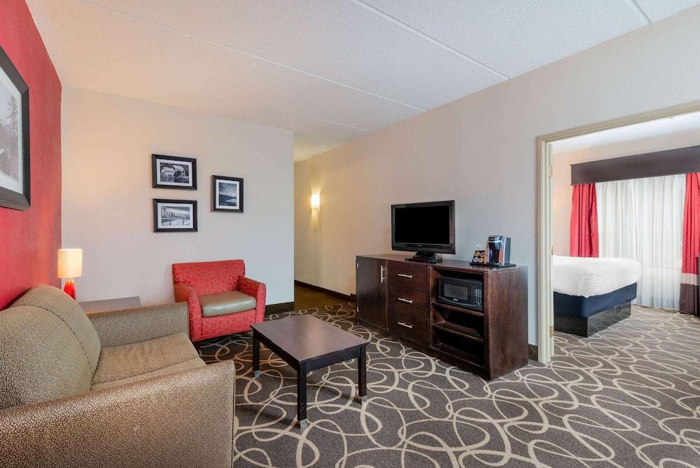 La Quinta Inn & Suites Summersville / New River National Park photo 7