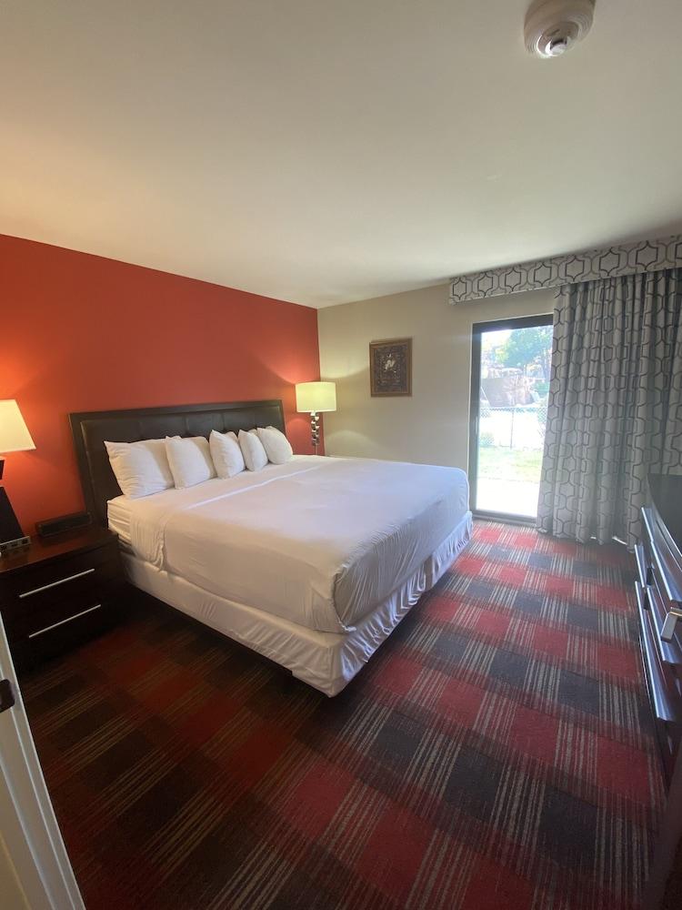 Polynesian Hotel & Suites Wisconsin Dells/Lake Delton photo 5