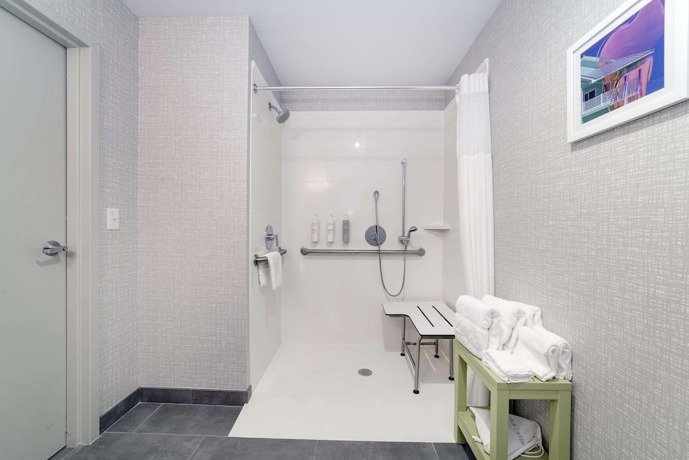 Holiday Inn Express & Suites Port Charlotte by IHG photo 68