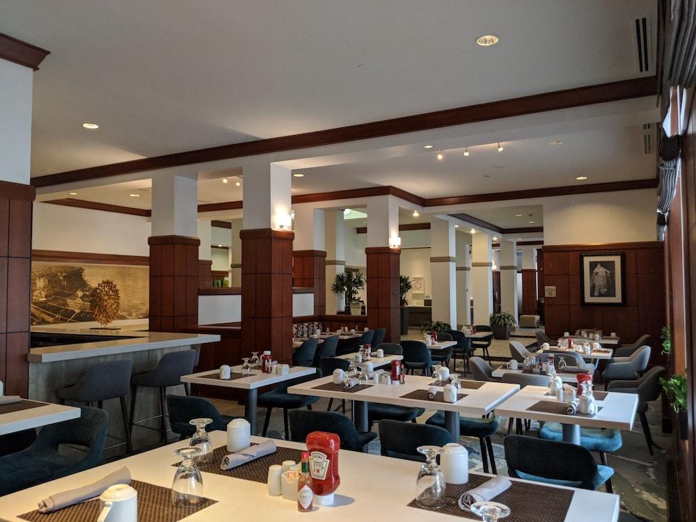 Hilton Garden Inn Chicago North Shore/Evanston photo 32