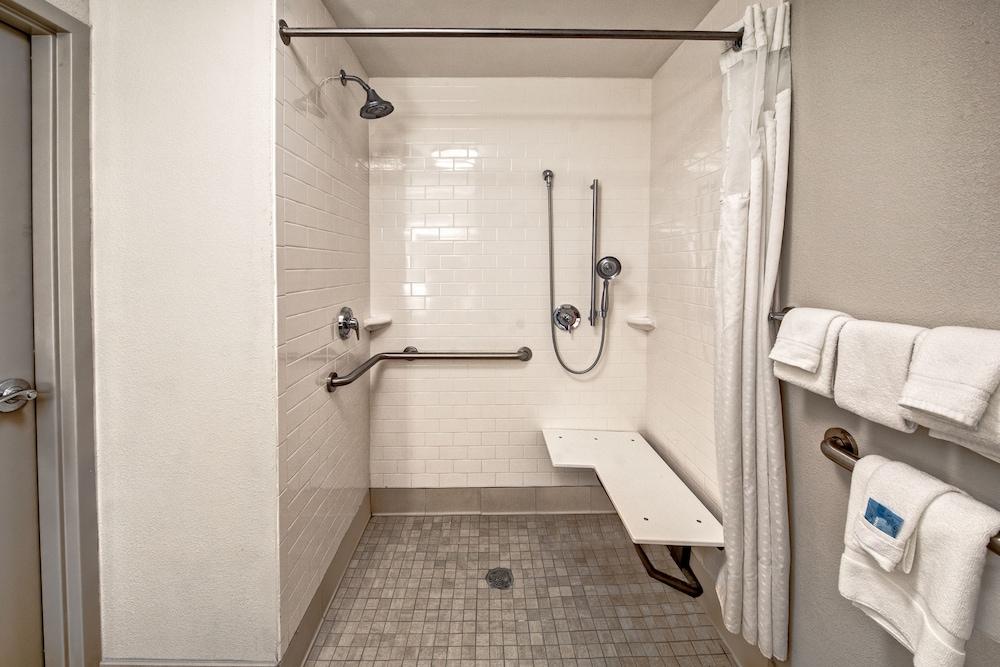 Holiday Inn Express Hotel & Suites Jackson NE by IHG photo 12