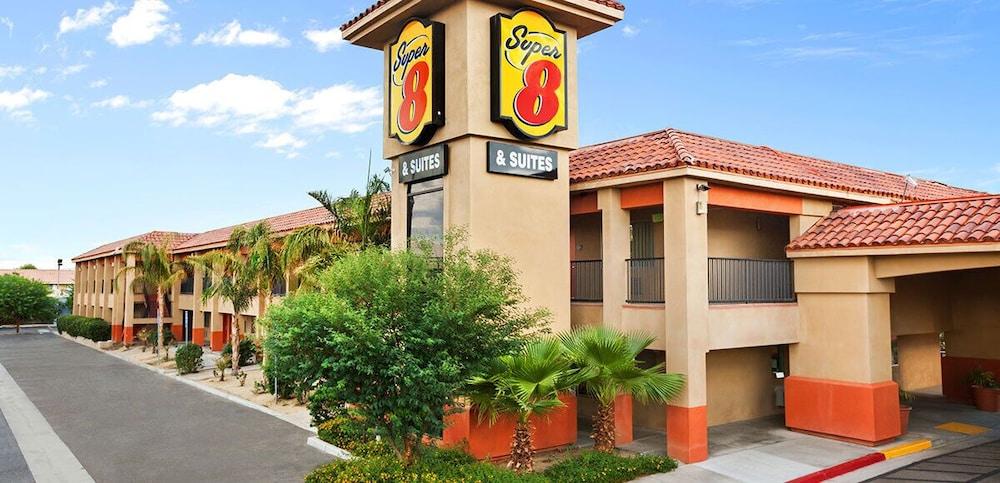 Super 8 by Wyndham Indio photo 3