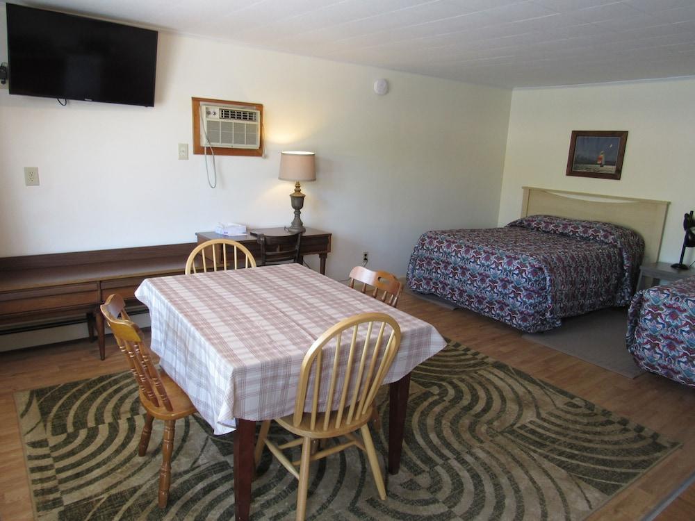Acadia Gateway Motel photo 57
