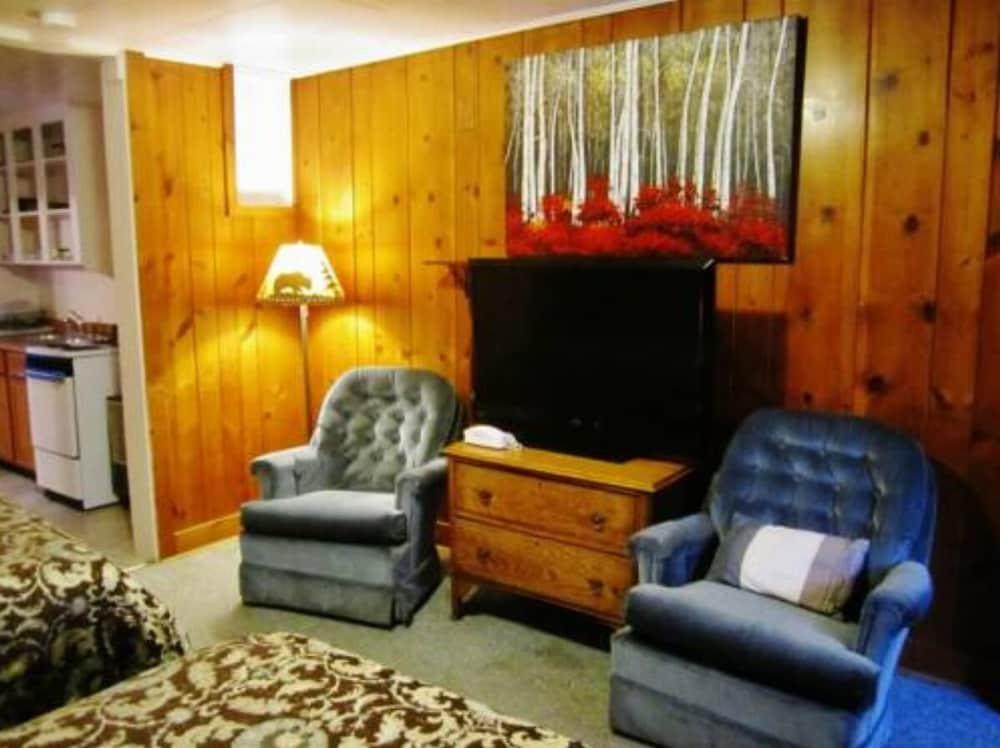 DB Botique and Cabins photo 42